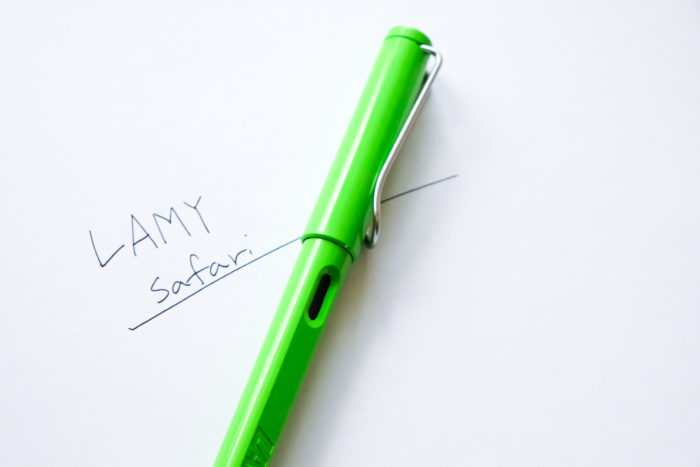 初めての万年筆におすすめ。LAMYの万年筆『safari』【カジュアルな万年筆】