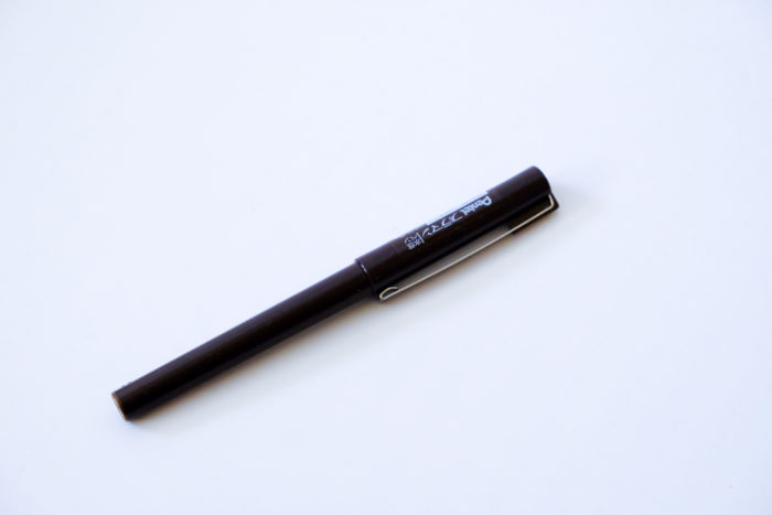 『プラマン』ニュー&レトロな水性ペン。万年筆のような書き心地で愛され40周年。