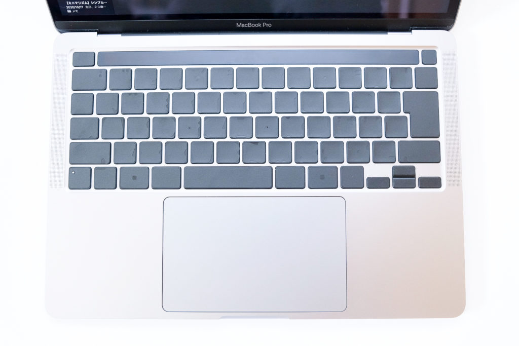 Macbookのキーボードをノイズレスに。『ブラックアウトステッカー(2020改良版)』【キーボードのテカリ防止にも】