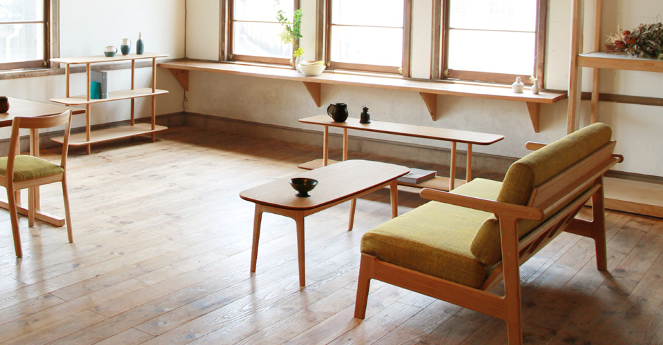 『TEORI』倉敷の竹家具メーカーが作ったオセロのようなリビングトレイ『エントレイ』
