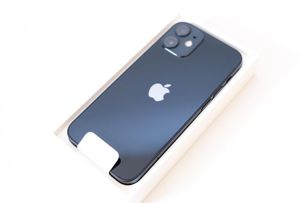 小さいは正義。『iPhone 12 mini』 これからもこのサイズのiPhoneは作って欲しい…。