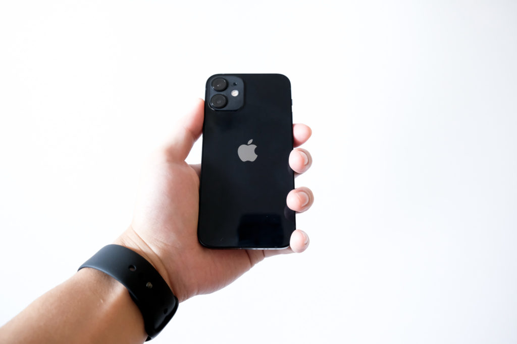 小さいは正義。『iPhone 12 mini』 これからもこのサイズのiPhoneは作って欲しい…。