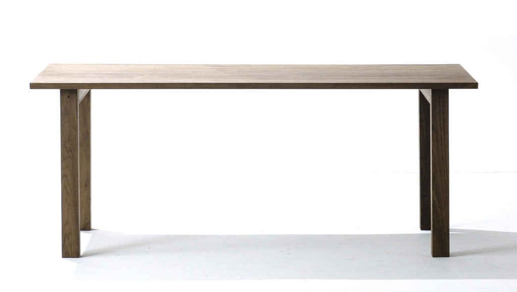 理想のダイニングテーブルを。10cm単位で細かくサイズがセミオーダー出来る国内生産家具ブランド。