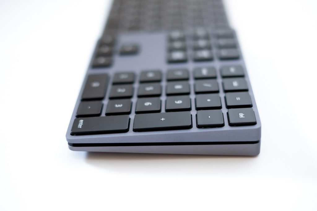 【Macに最適】スタイリッシュな見た目『Satechiのテンキー』【ほぼMagic keyboard】