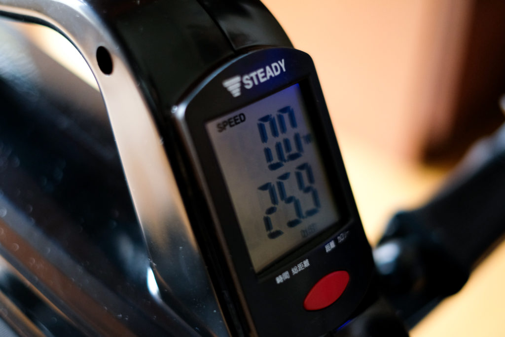 自宅に居ながら1日30kmのサイクリング。『STEADY ミニフィットネスバイク』【ながら運動の最適解】