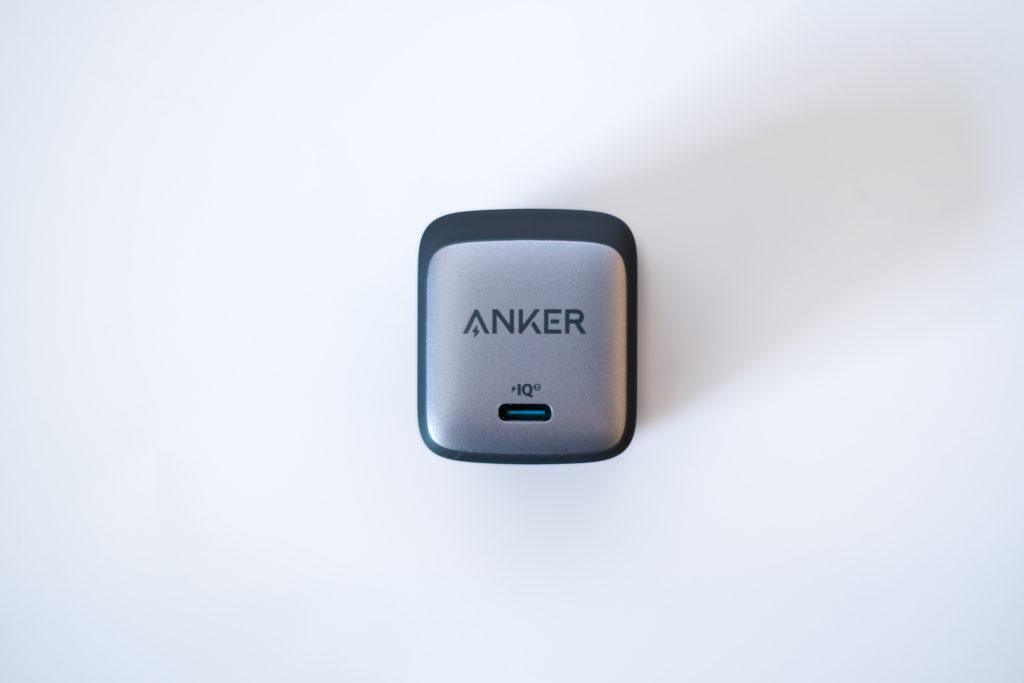 ガジェットポーチを身軽にする最小充電器。『Anker Nano Ⅱ 65W』